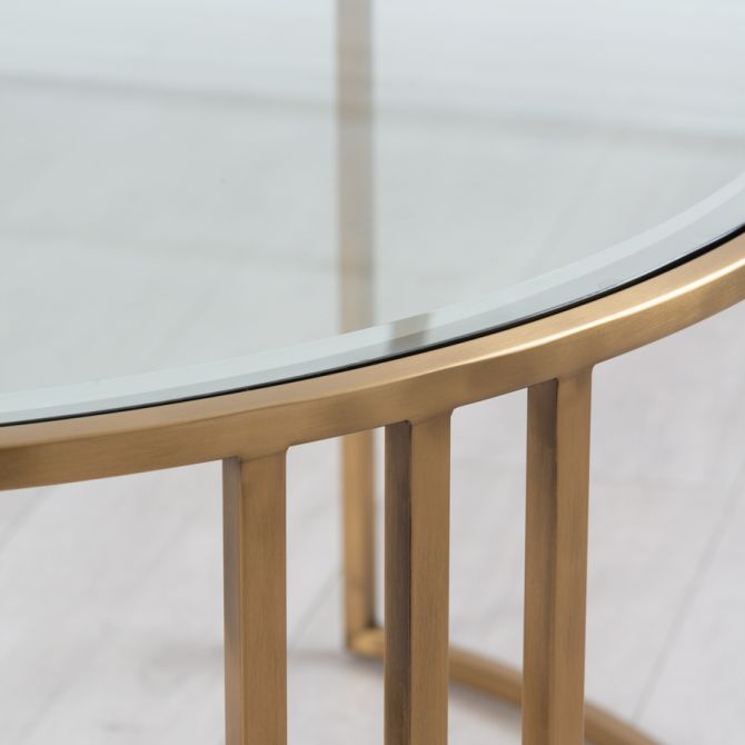 Mesas redondas de vidrio con espacio de almacenamiento. Una adición perfecta a los muebles del salón. 5