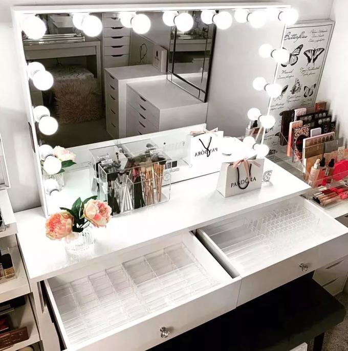 Moderno diseño de la mesa de maquillaje de roble con luminoso armario de espejos de la vanidad escritorio y almacenamiento 10