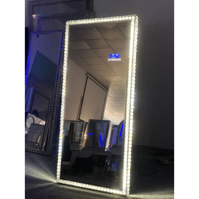 Led Light Up Full Length Floor Mirror Para el salón de baño Cristales de vanidad