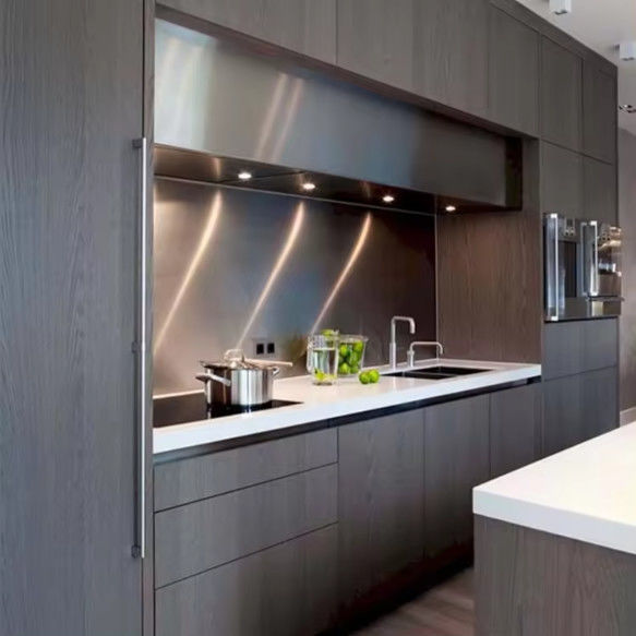 Armarios de cocina modulares de alto brillo con acabado acrílico ensamblados 1